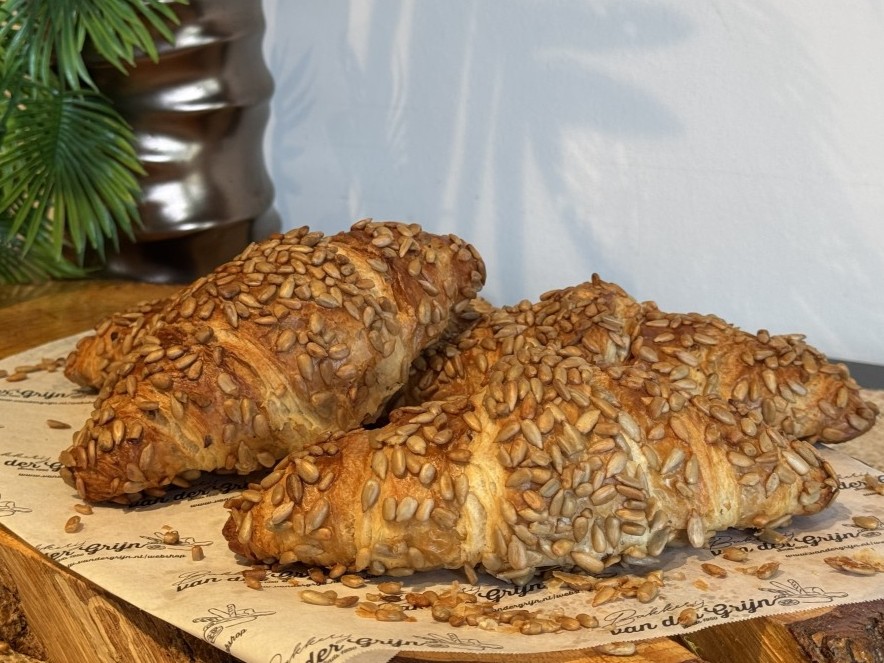 Meergranen croissant met zonnebloempitten